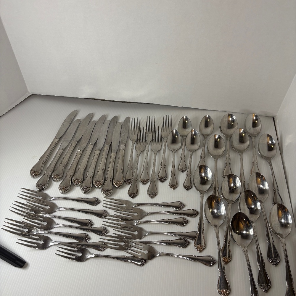 Oneida ARBOR ROSE TRUE ROSE Stainless Flatware Set 1881 Rogers Lot Of 43 USA